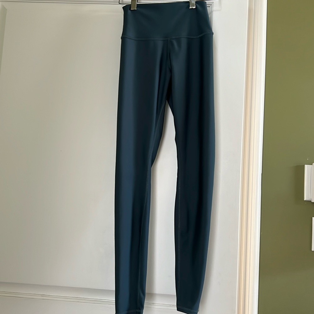 Alo Airlift 7/8 legging.  Size XS. Slate blue